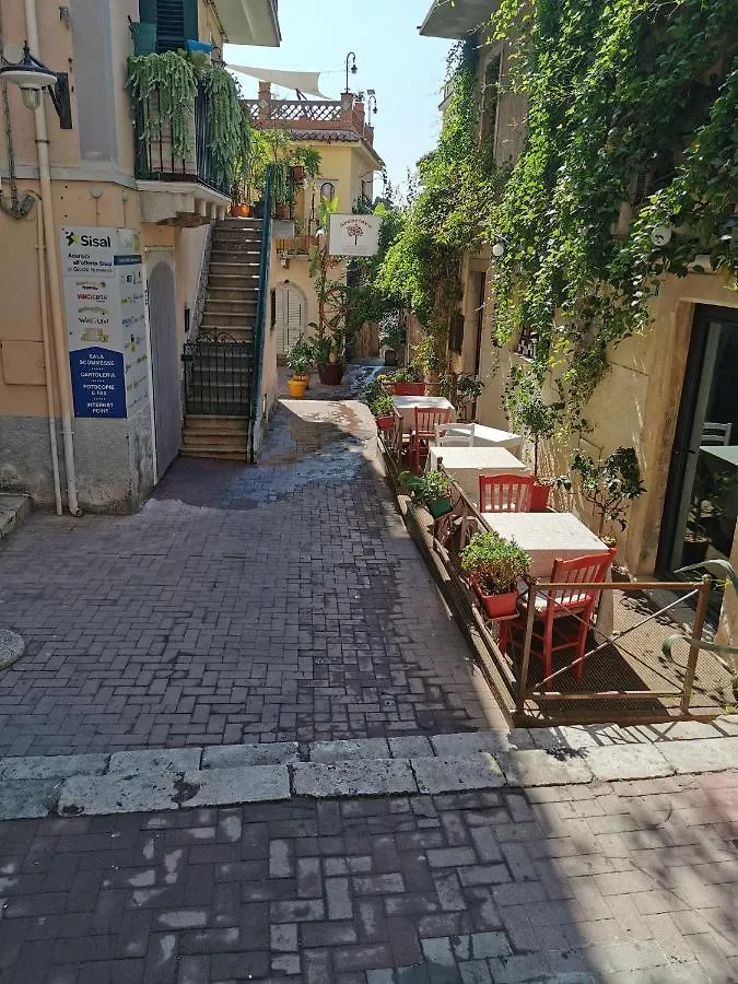 شقة تاورمينا  في Hp Apartament إيطاليا